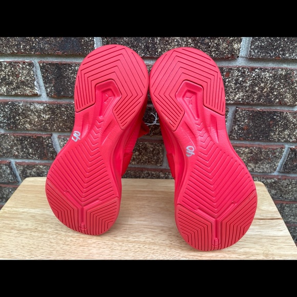 Women’s Puma Radiate athletic shoe - Picture 6 of 7